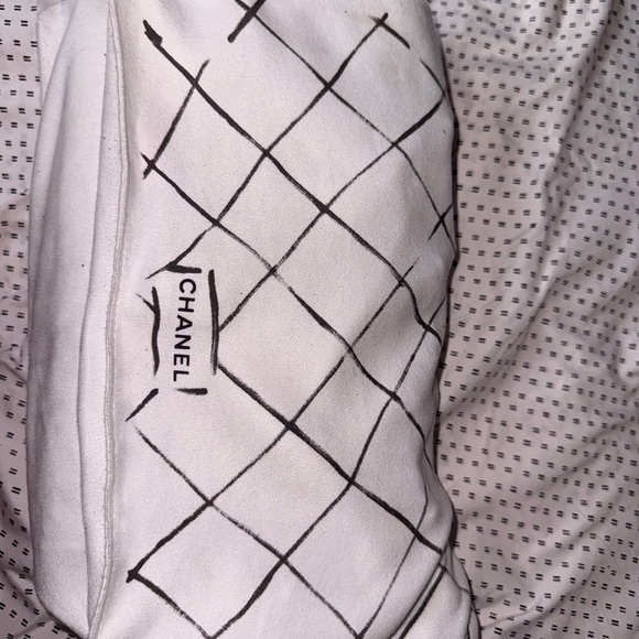 Chanel Classic Flap Bag - Picture 10 of 11